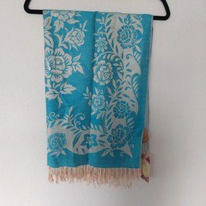 Yusoyu Blue & Cream Rose Pattern Shawl Scarf with Fringe NWT